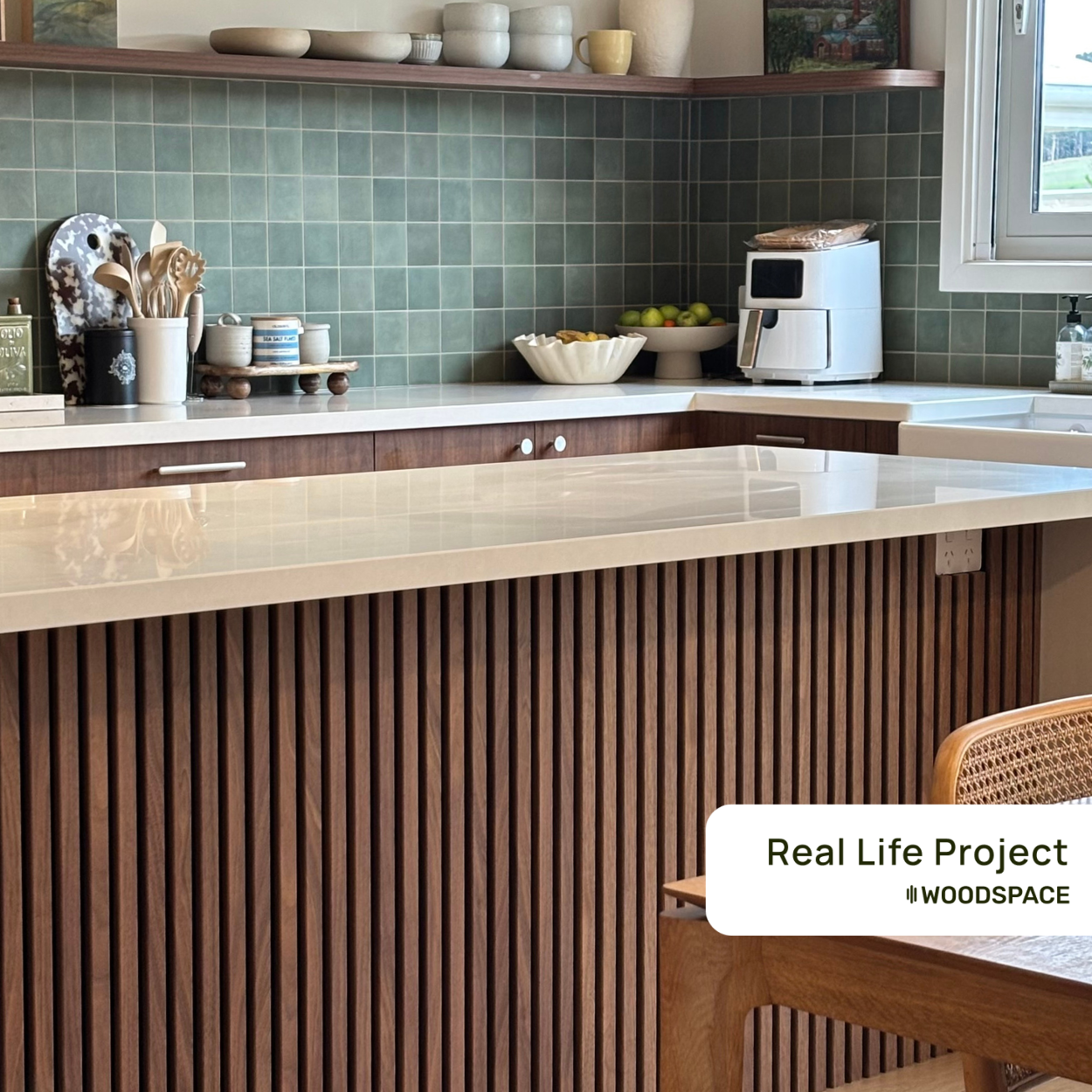 Walnut on Black (Acouwood® Surround)